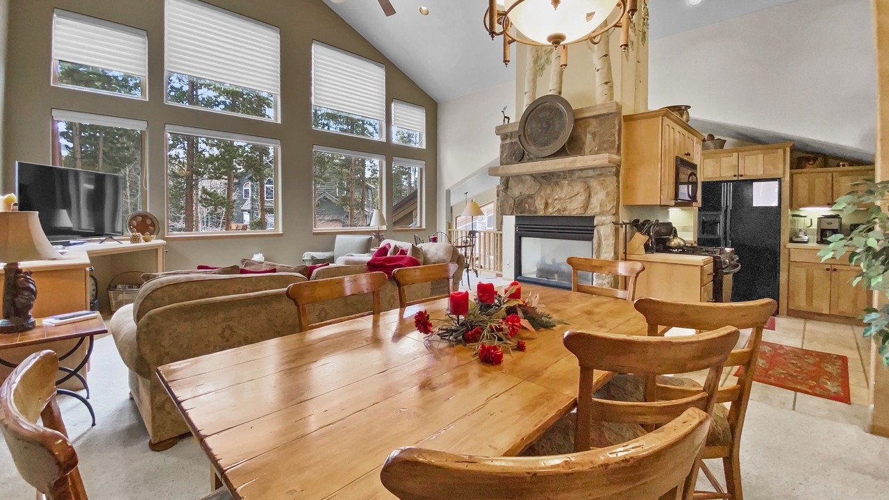 Photo of Livingroom in Warrior's Mark West