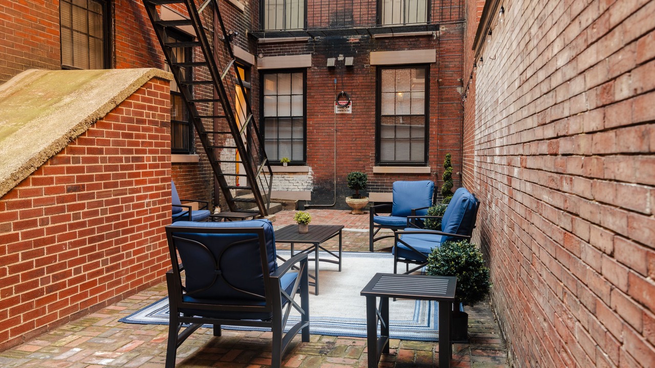 Photo of Patio Balcony in Beacon Hill