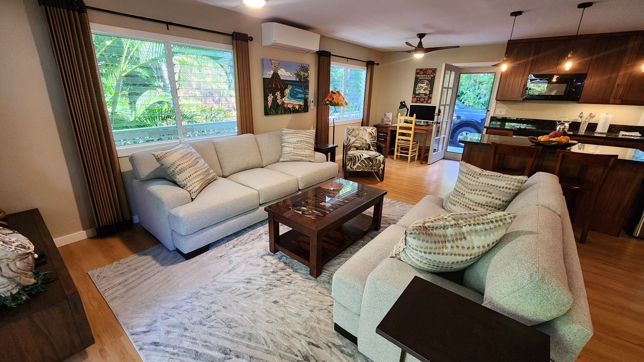 Photo of Livingroom in Kahaluu Bay