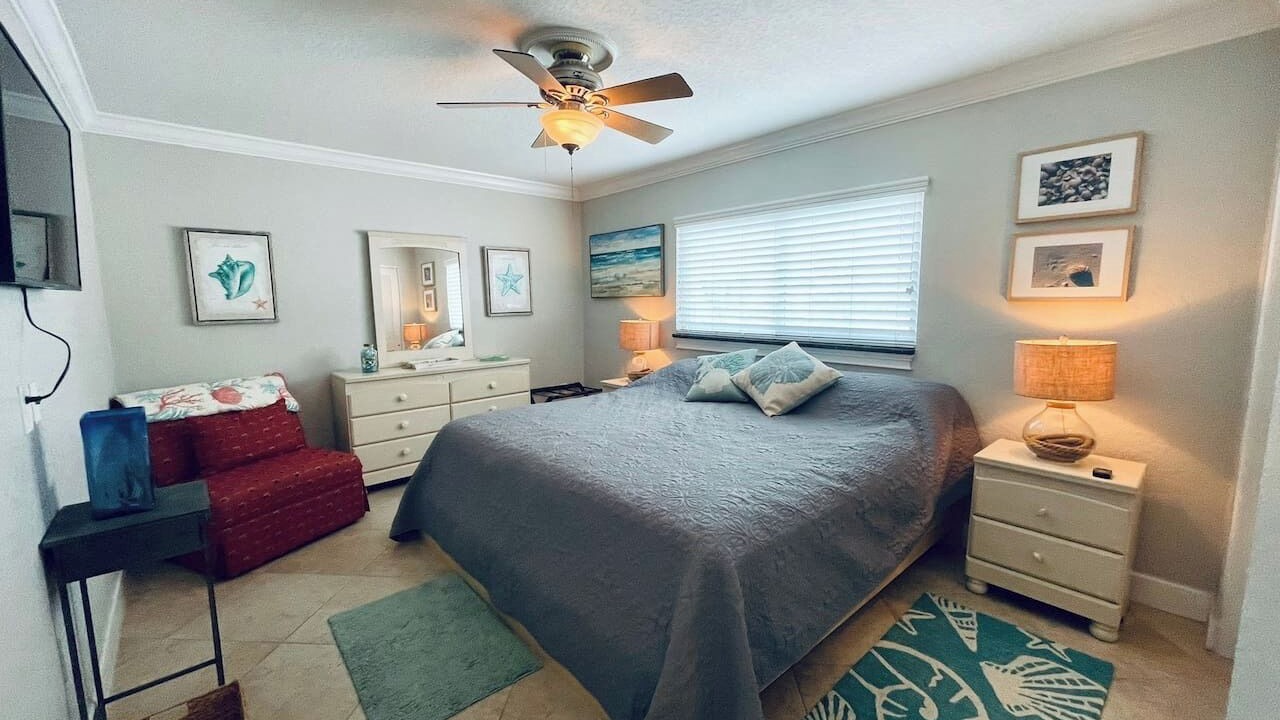 Photo of Bedroom in Capri Isle