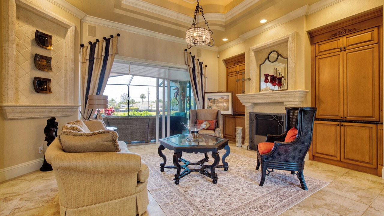 Photo of Livingroom in Yacht Club