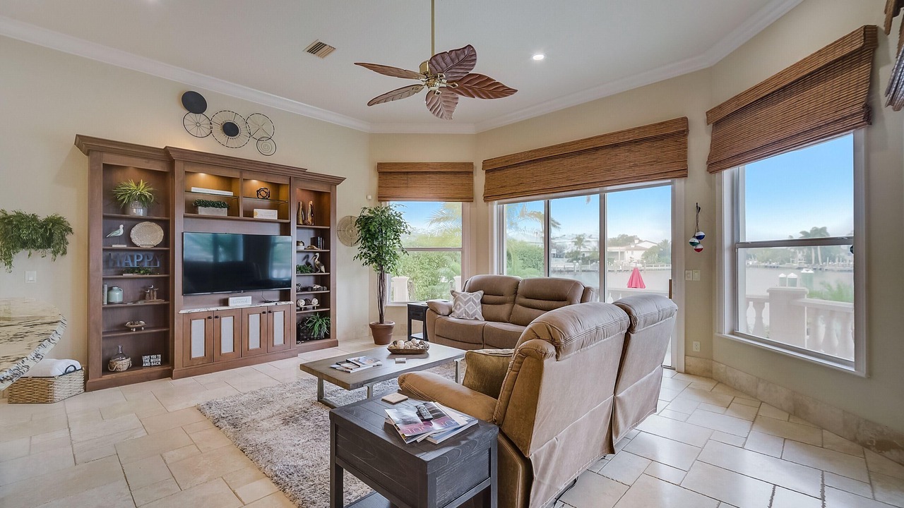 Photo of Livingroom in Bay Isle