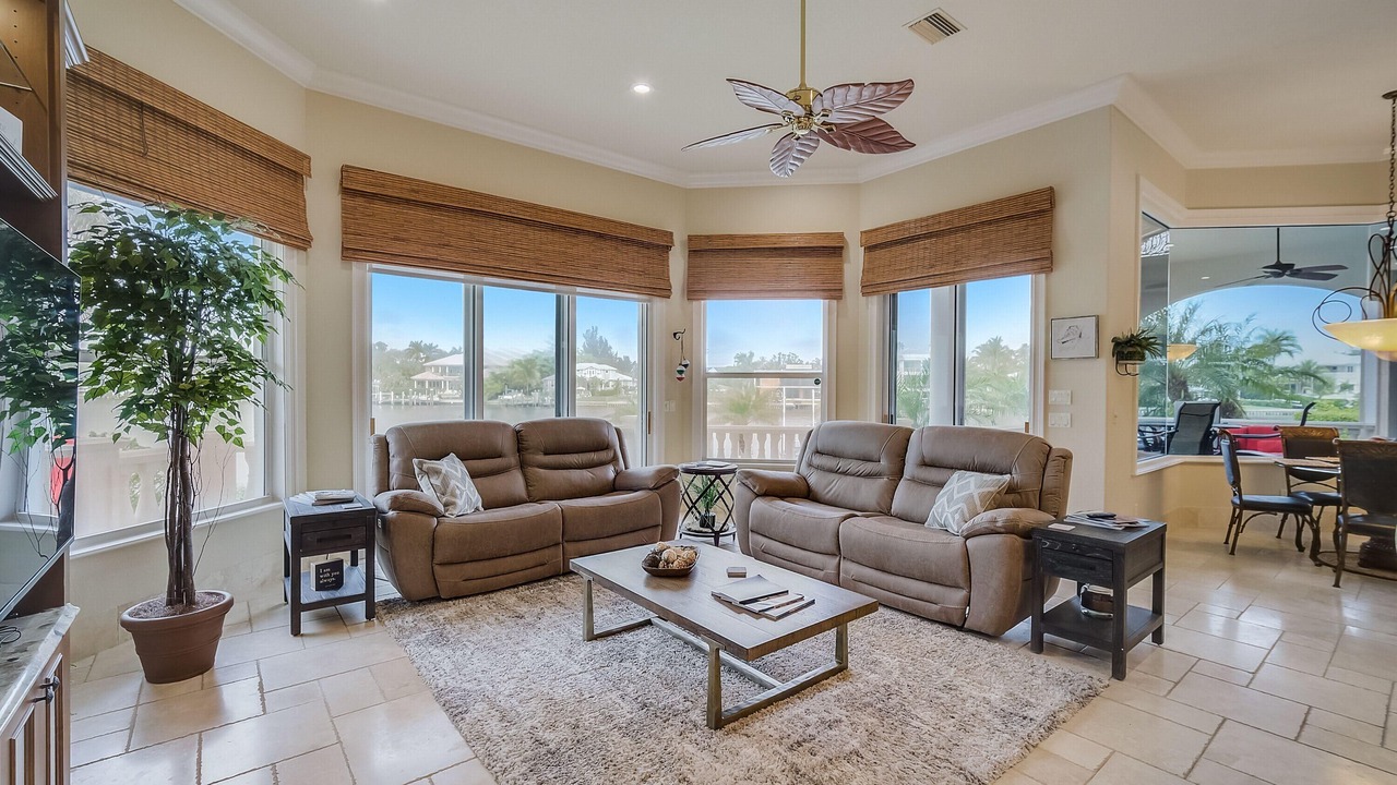 Photo of Livingroom in Bay Isle