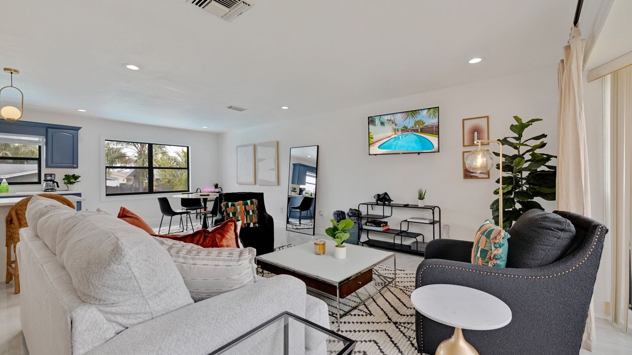 Photo of Livingroom in Harbor Hills
