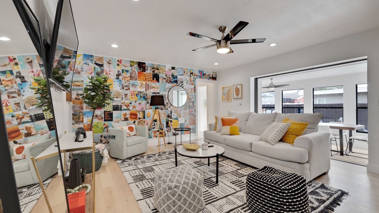 Photo of Livingroom in Harbor Hills