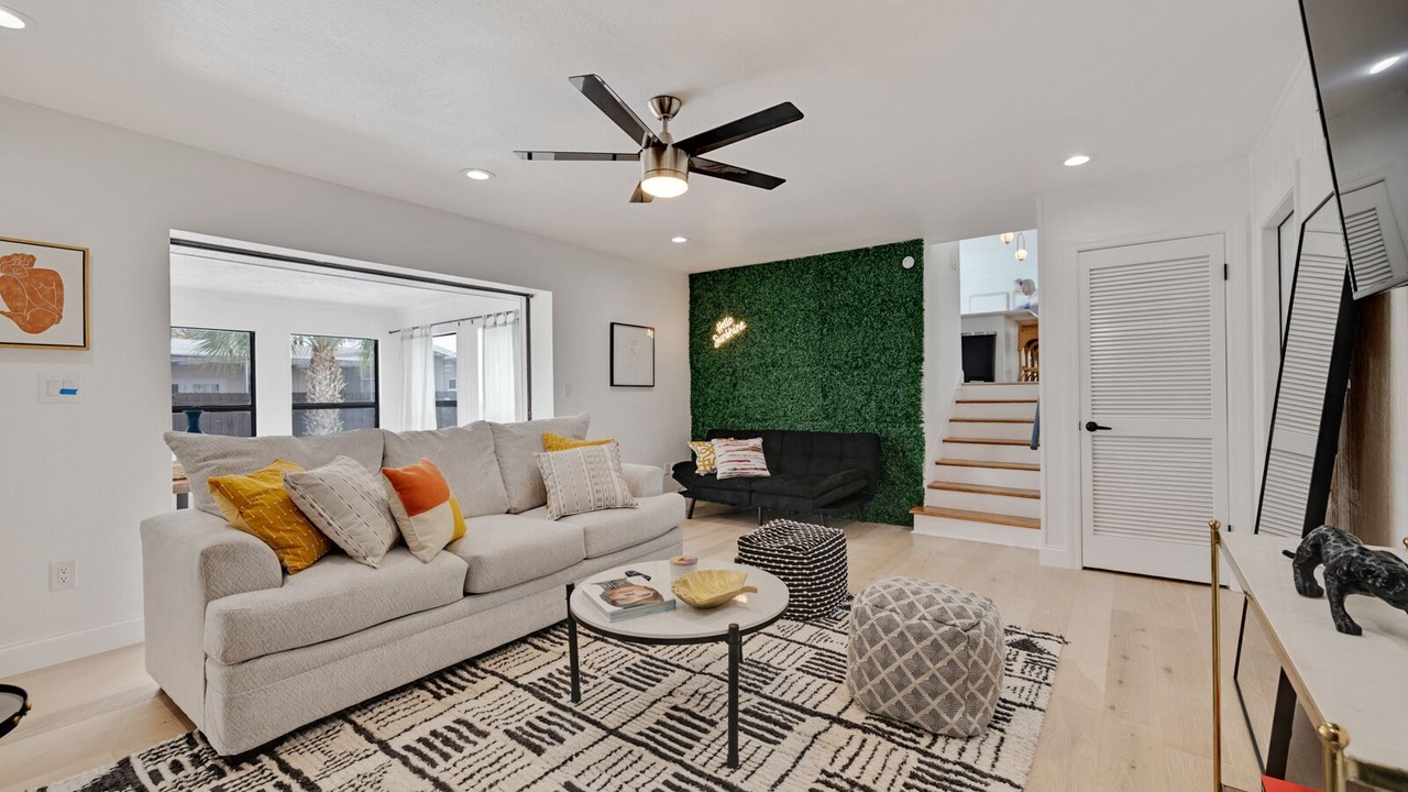 Photo of Livingroom in Harbor Hills