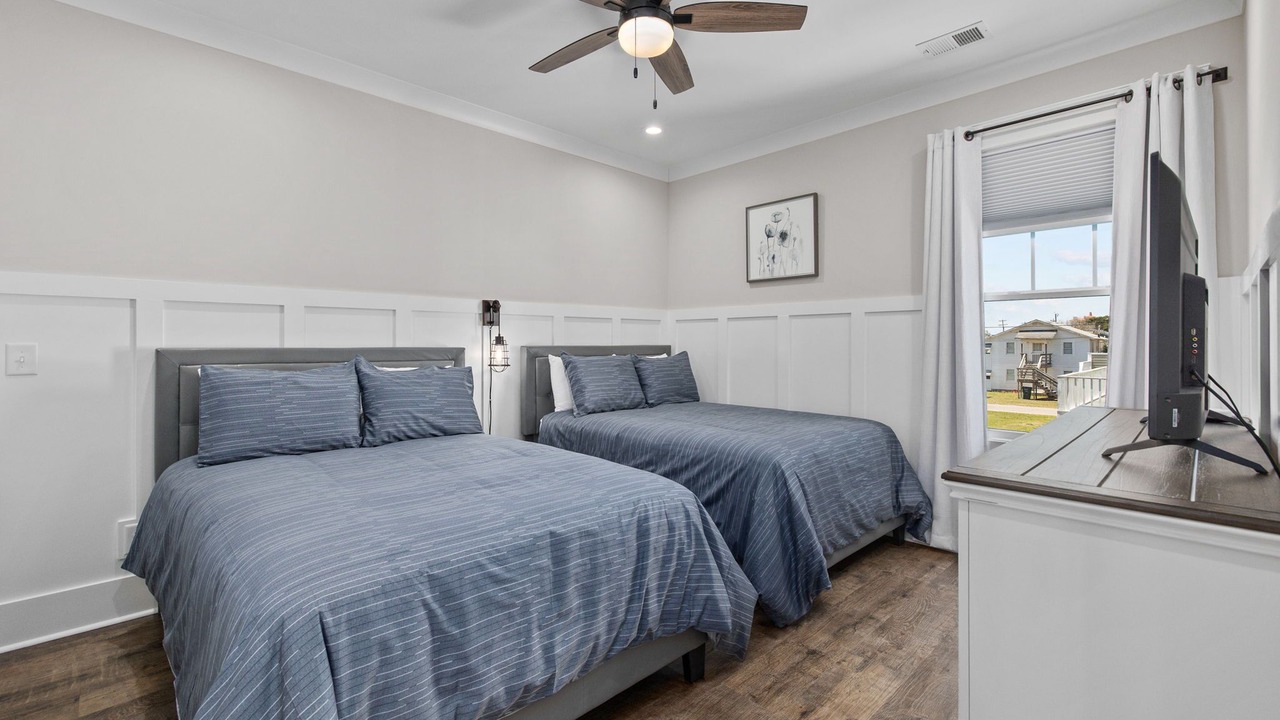 Photo of Bedroom in Cherry Grove Beach