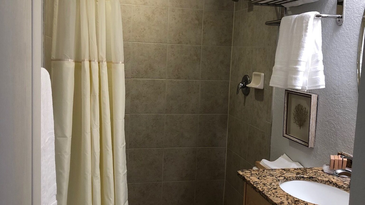 Photo of Bathroom in Treasure Island
