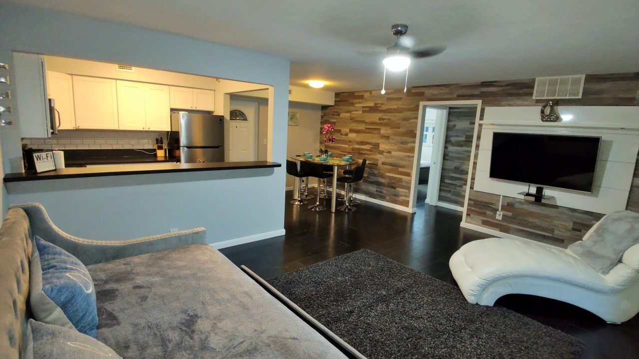 Photo of Livingroom in Capri Isle