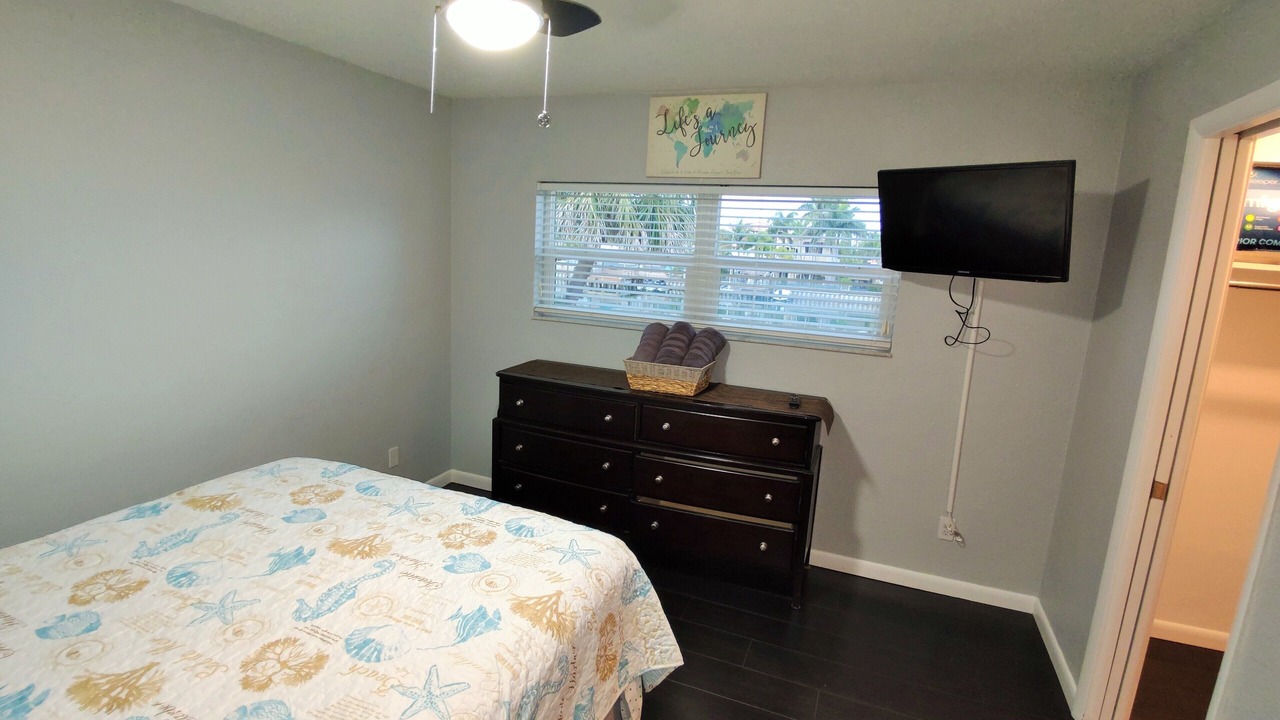 Photo of Bedroom in Capri Isle