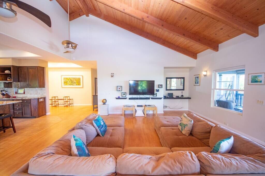Photo of Livingroom in Kahaluu-Keauhou