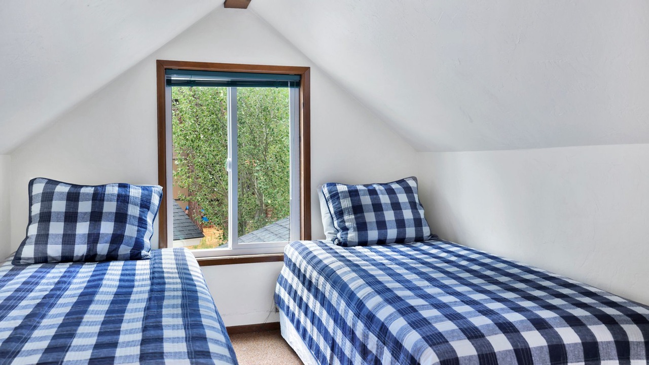 Photo of Bedroom in Big Bear Lake