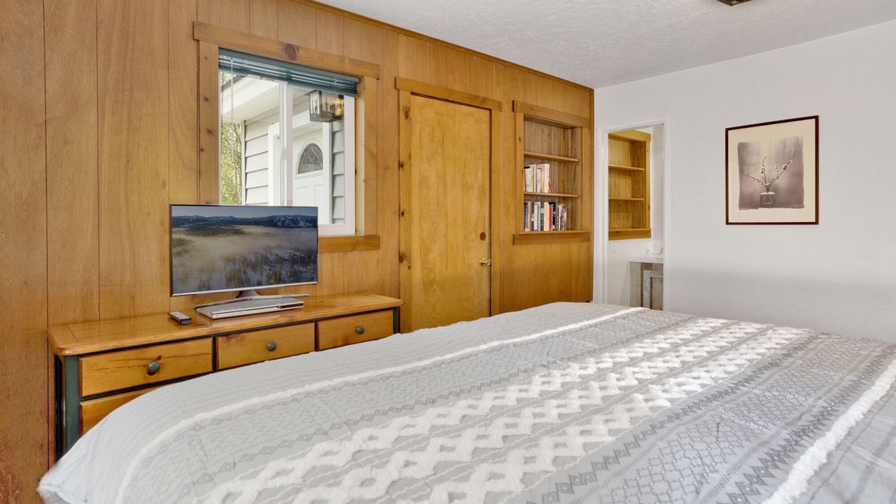 Photo of Bedroom in Big Bear Lake