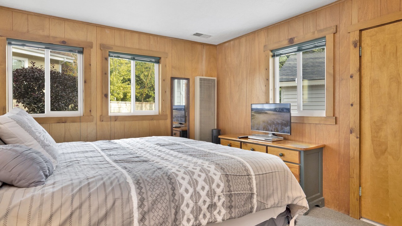Photo of Bedroom in Big Bear Lake