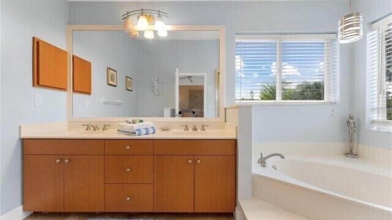 Photo of Bathroom in Bay Isle