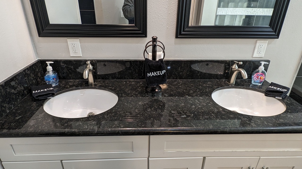 Photo of Bathroom in Harbor Bluffs