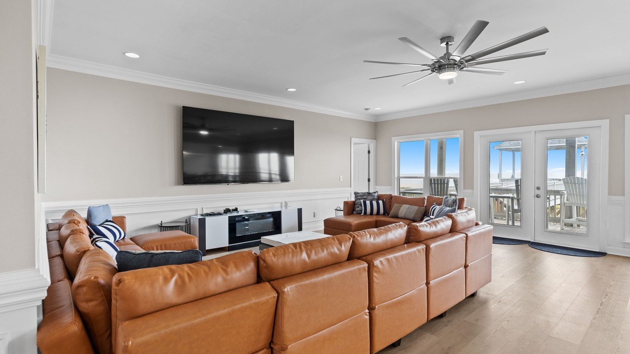 Photo of Livingroom in Oak Island