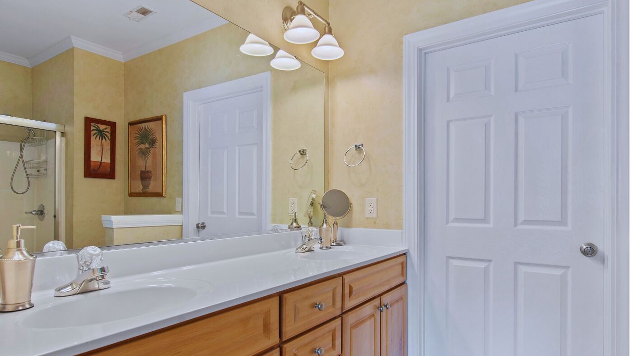 Photo of Bathroom in Sea Trail