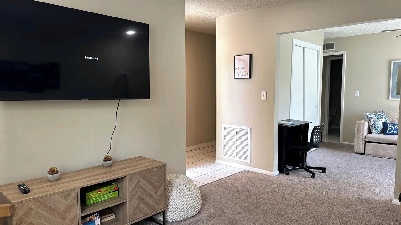Photo of Livingroom in Pinebrook Estates