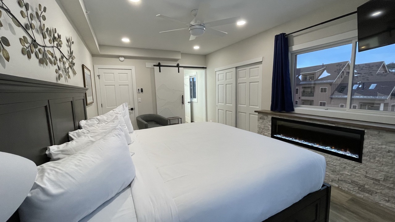 Photo of Bathroom in Peak 9