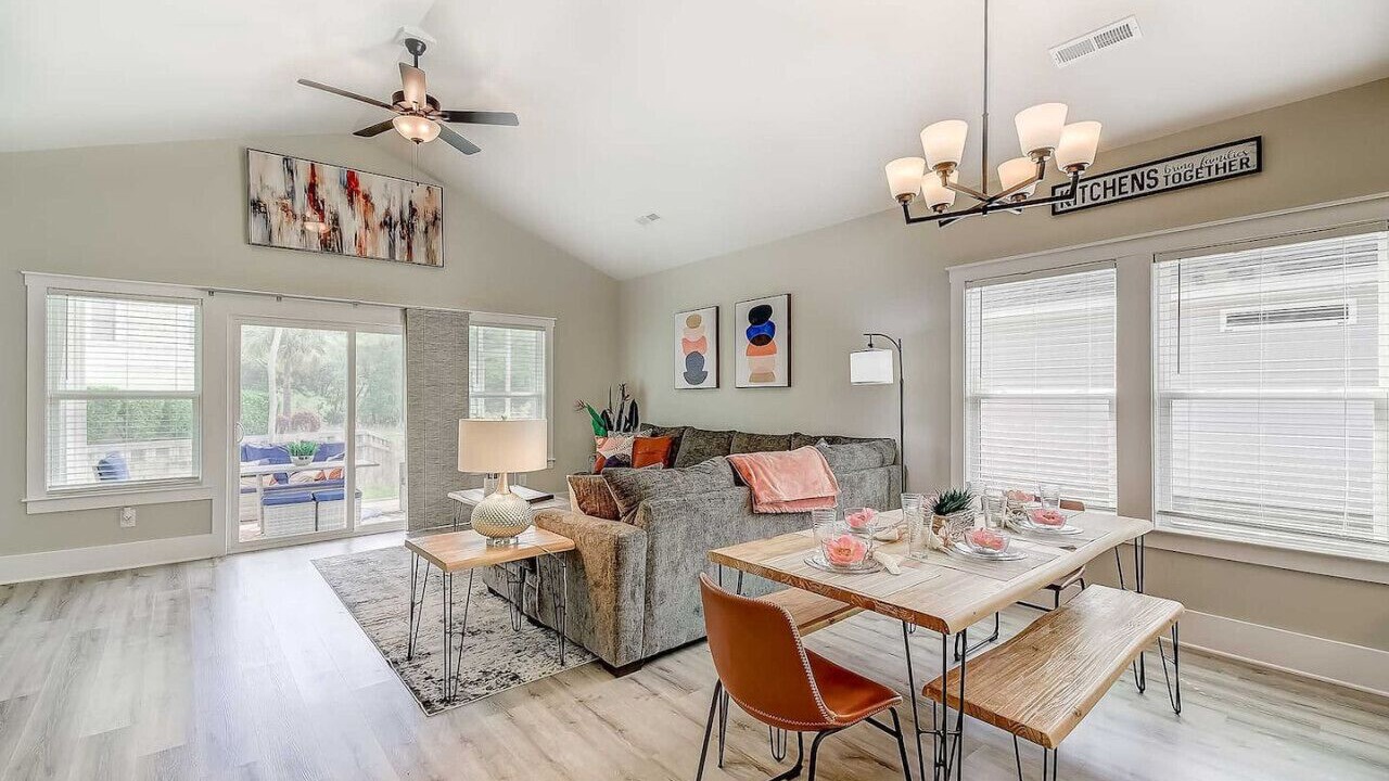 Photo of Livingroom in Little River