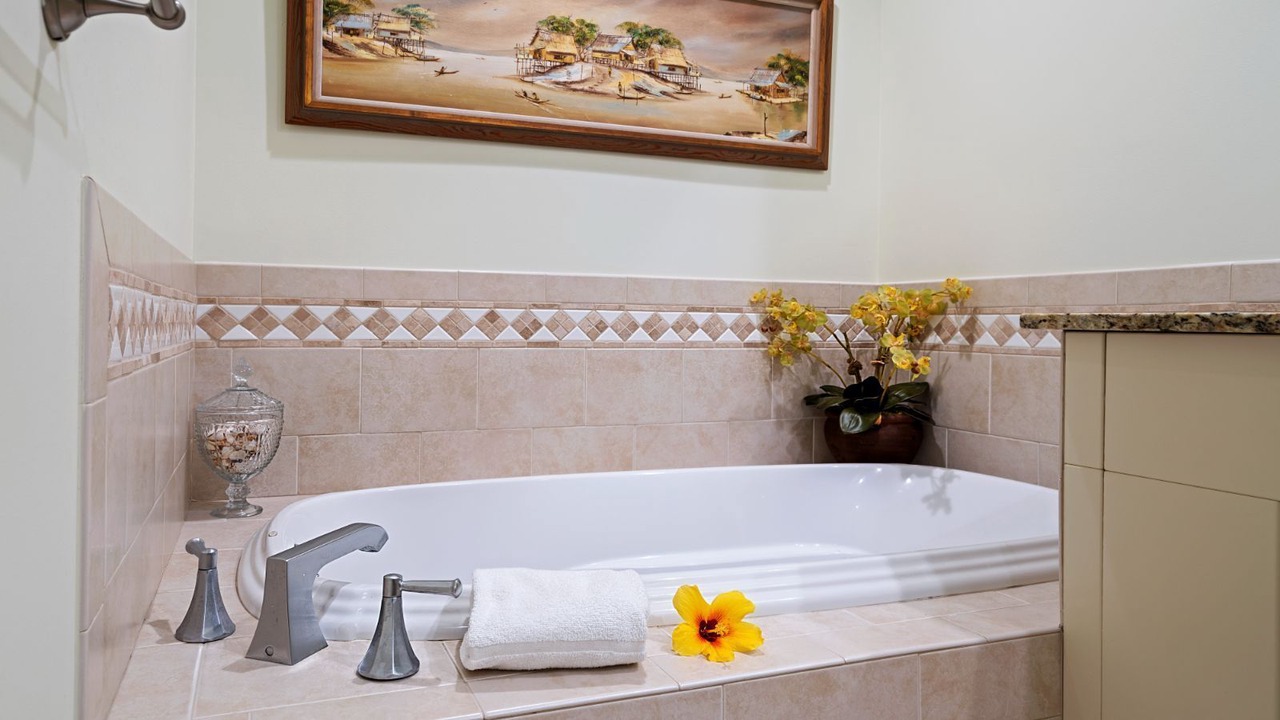 Photo of Bathroom in Kahaluu-Keauhou