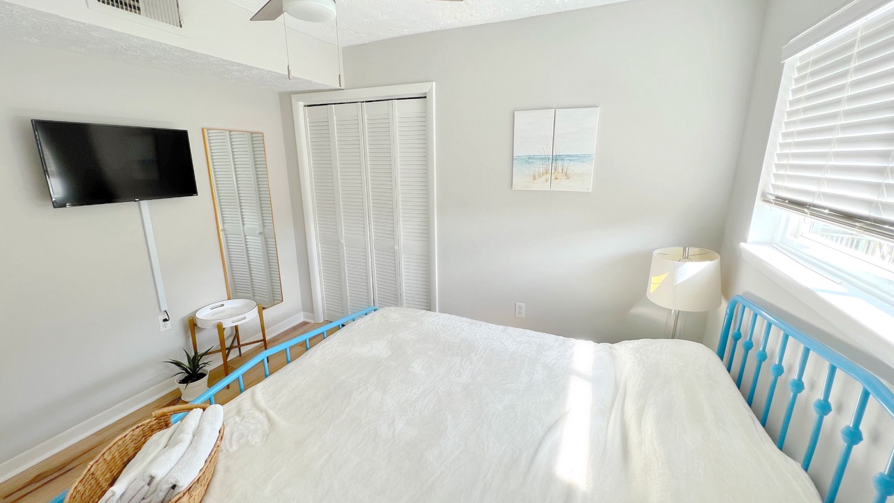 Photo of Bedroom in Caswell Beach