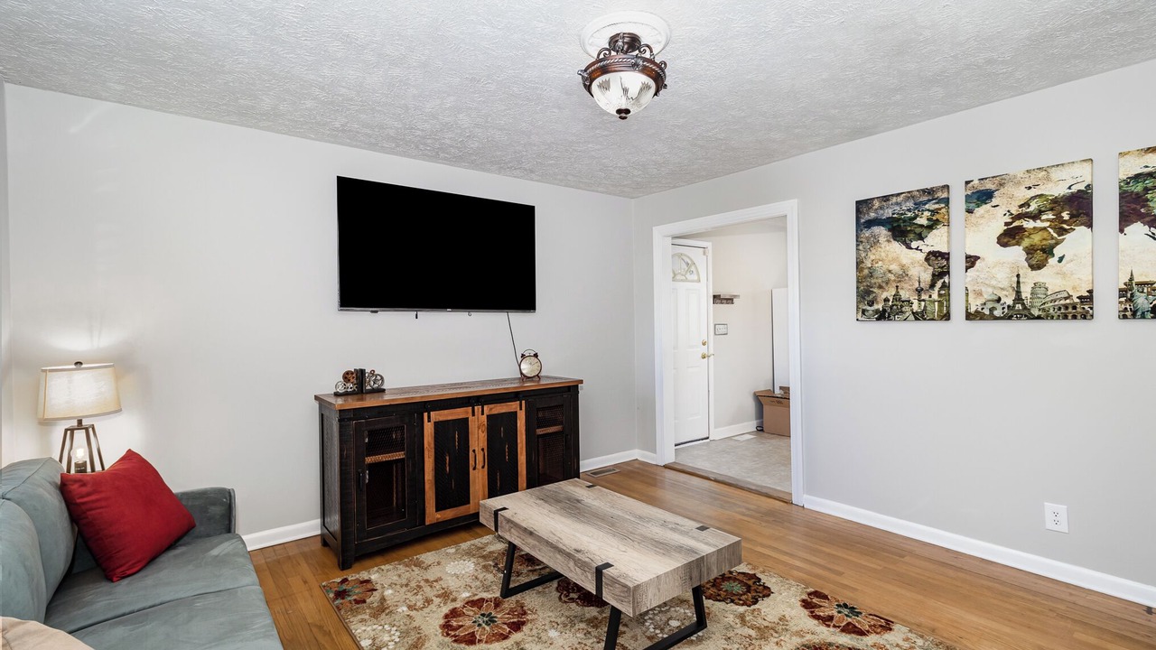Photo of Livingroom in South View