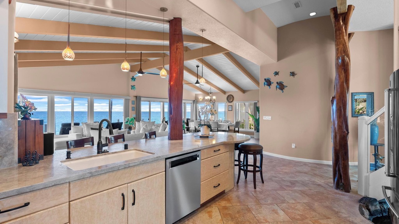 Photo of Kitchen in Kahaluu Bay