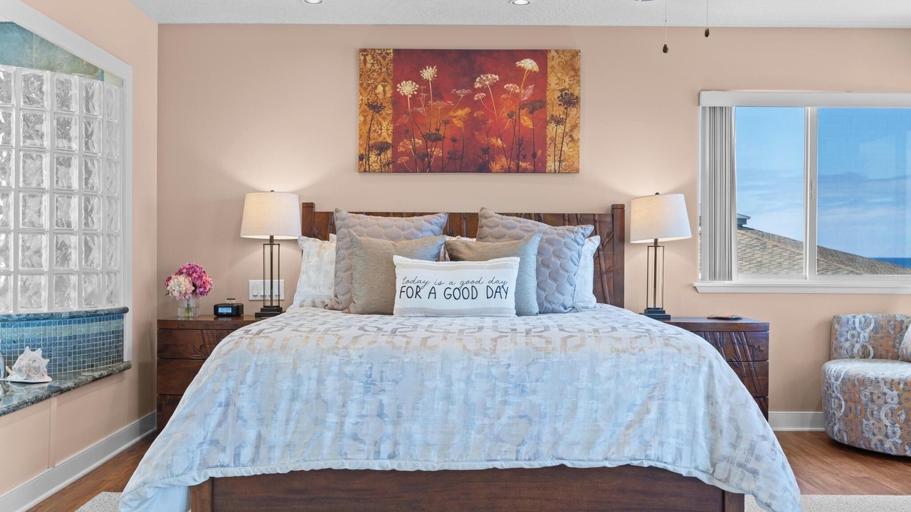 Photo of Bedroom in Kahaluu Bay