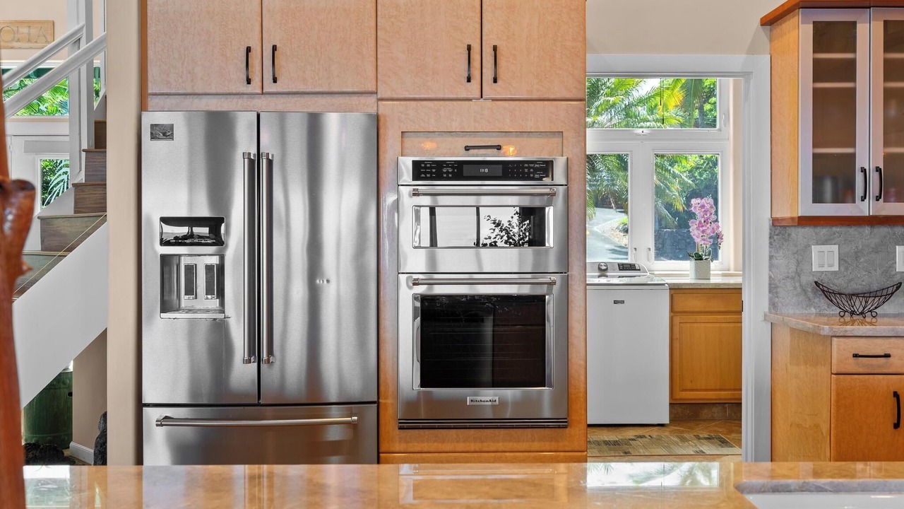 Photo of Kitchen in Kahaluu Bay