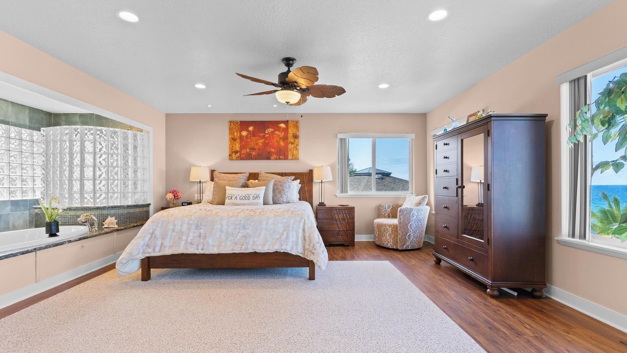 Photo of Bedroom in Kahaluu Bay