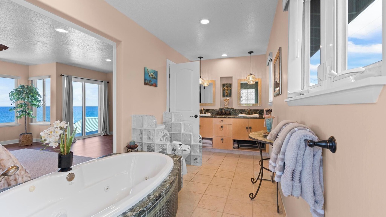 Photo of Bathroom in Kahaluu Bay