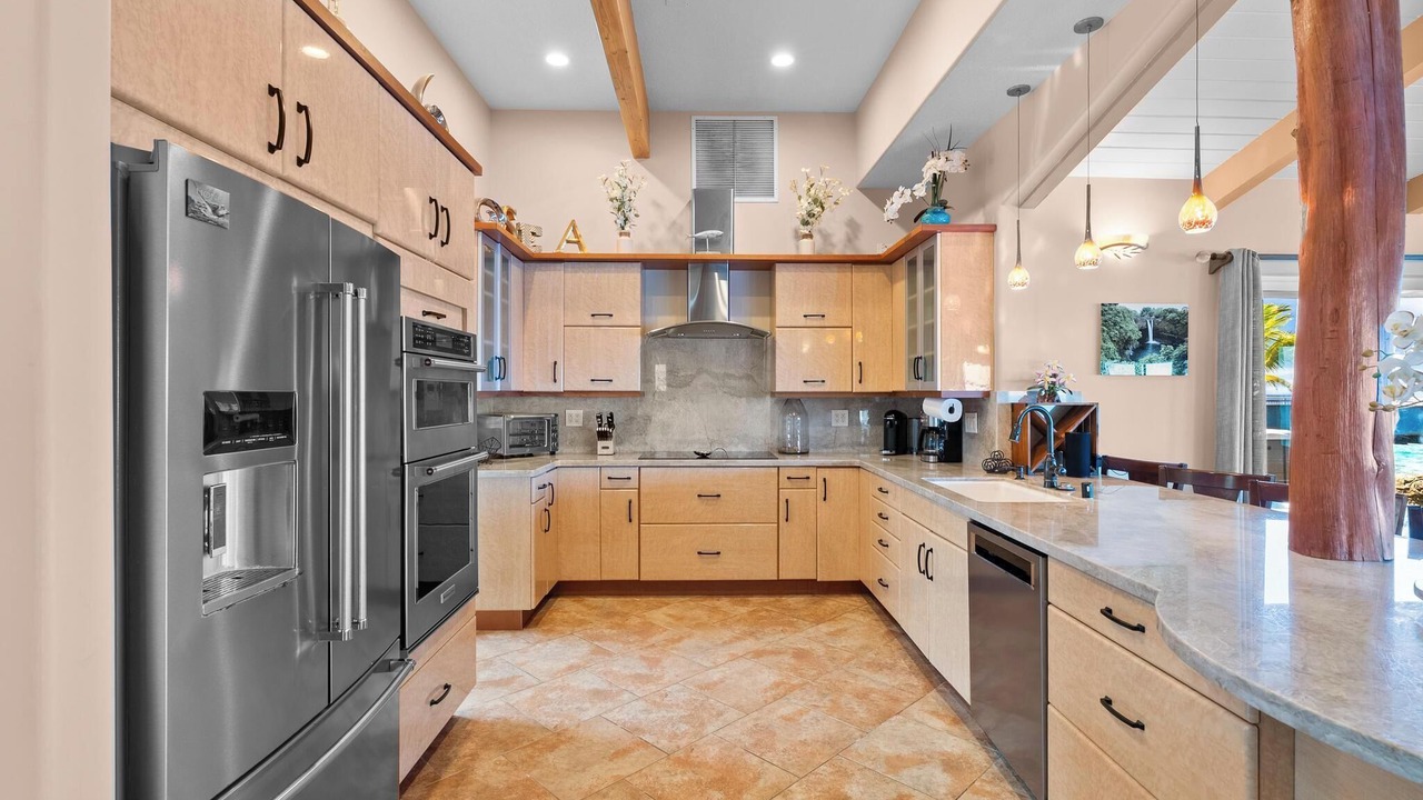 Photo of Kitchen in Kahaluu Bay