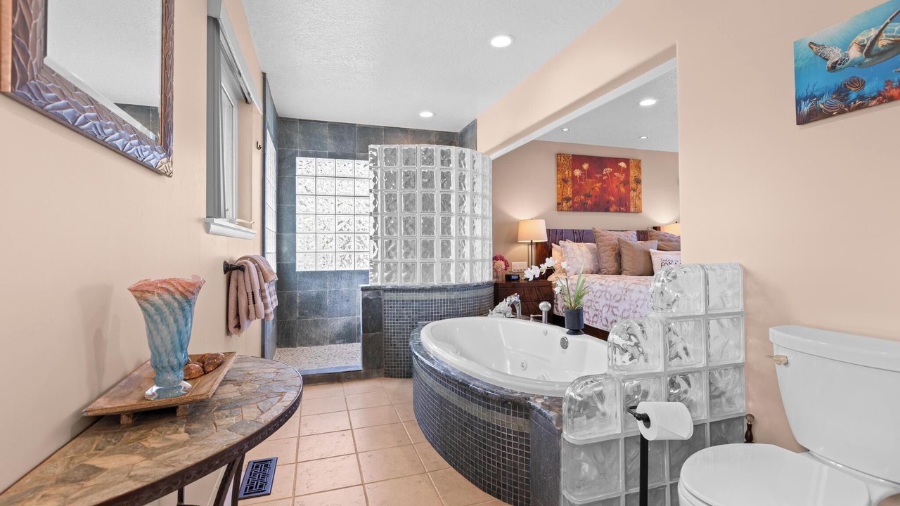 Photo of Bathroom in Kahaluu Bay