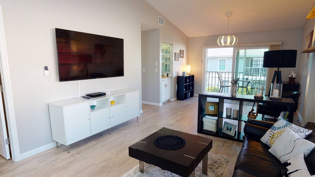 Photo of Livingroom in Capri Isle