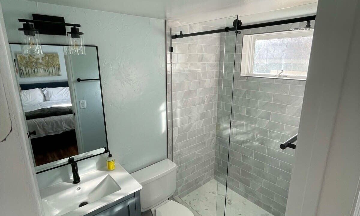 Photo of Bathroom in Peak 8