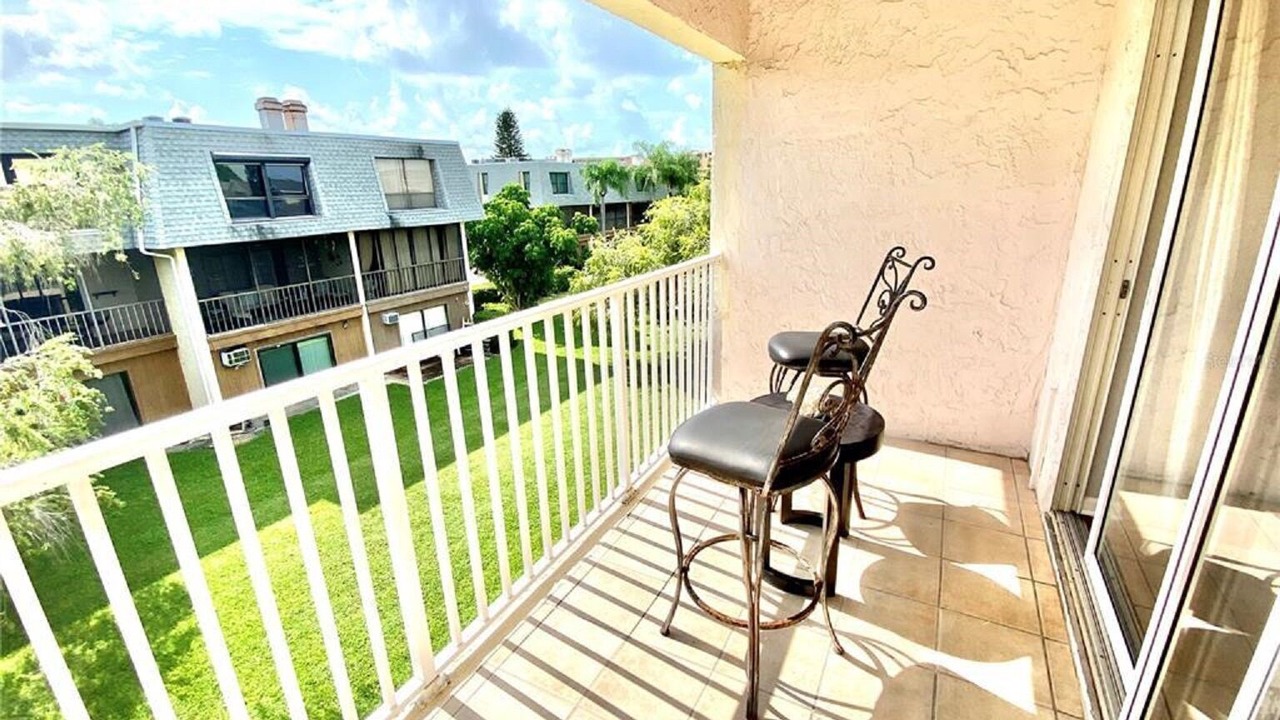 Photo of Patio Balcony in Capri Isle