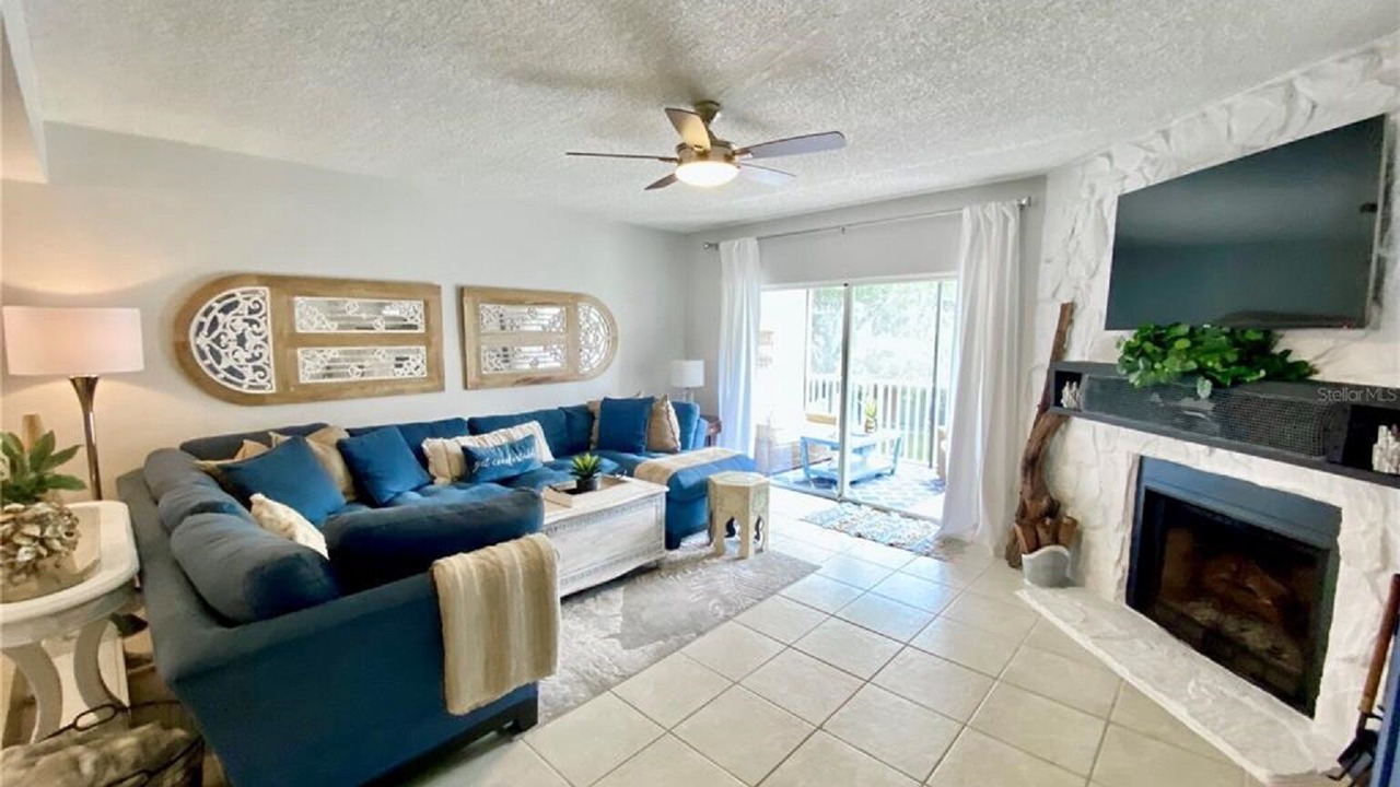 Photo of Livingroom in Capri Isle