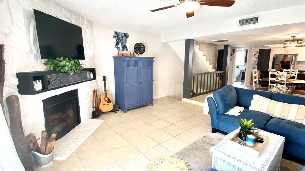 Photo of Livingroom in Capri Isle