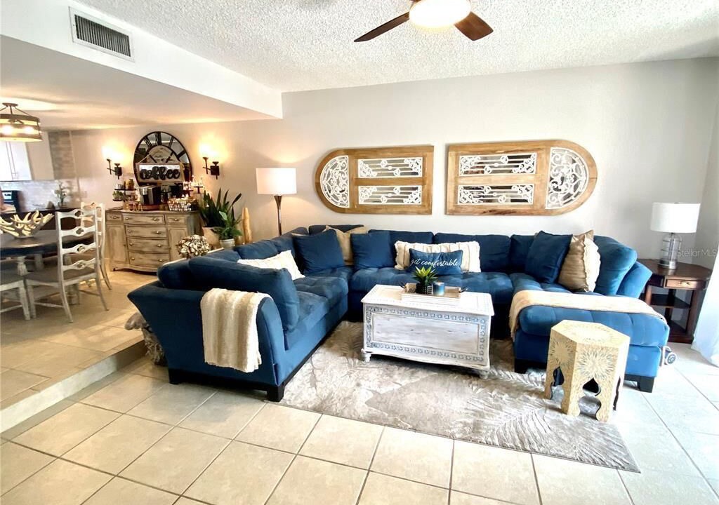 Photo of Livingroom in Capri Isle