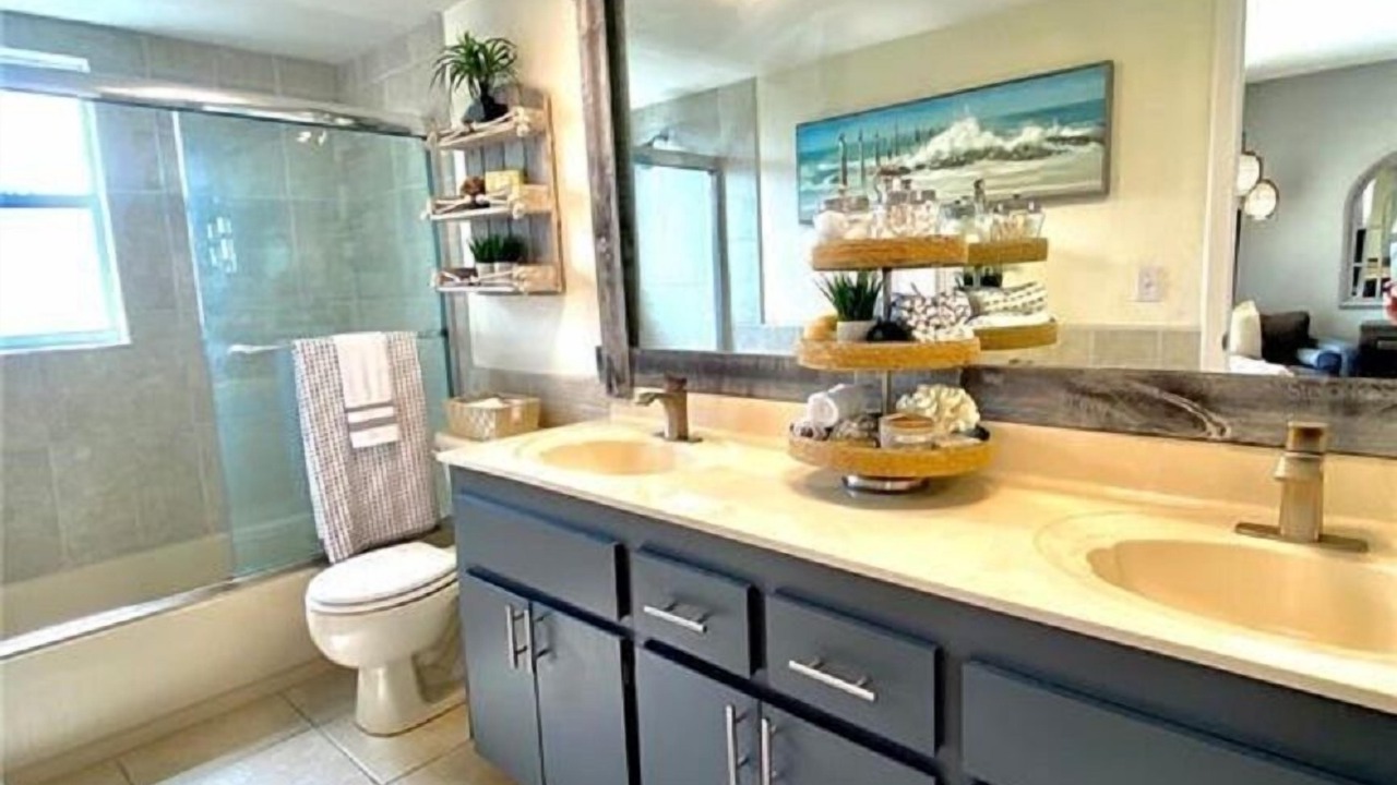 Photo of Bathroom in Capri Isle