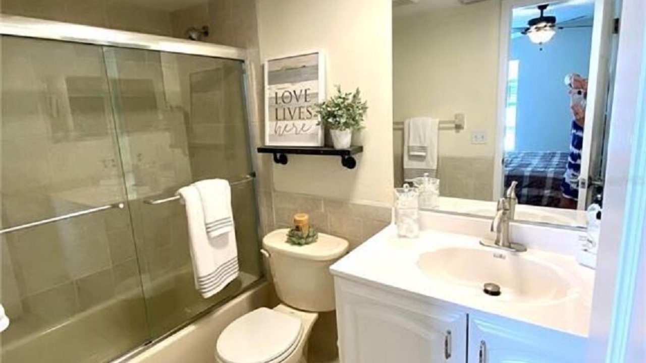 Photo of Bathroom in Capri Isle
