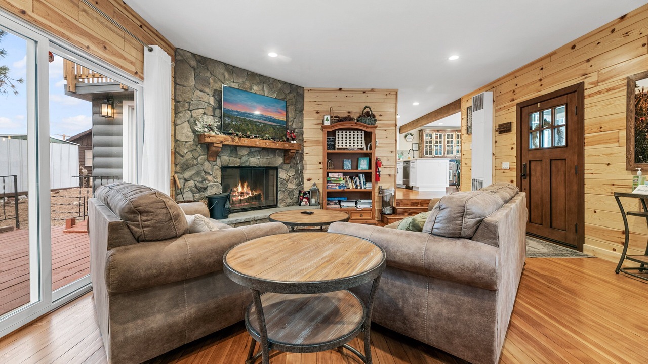 Photo of Livingroom in Big Bear City