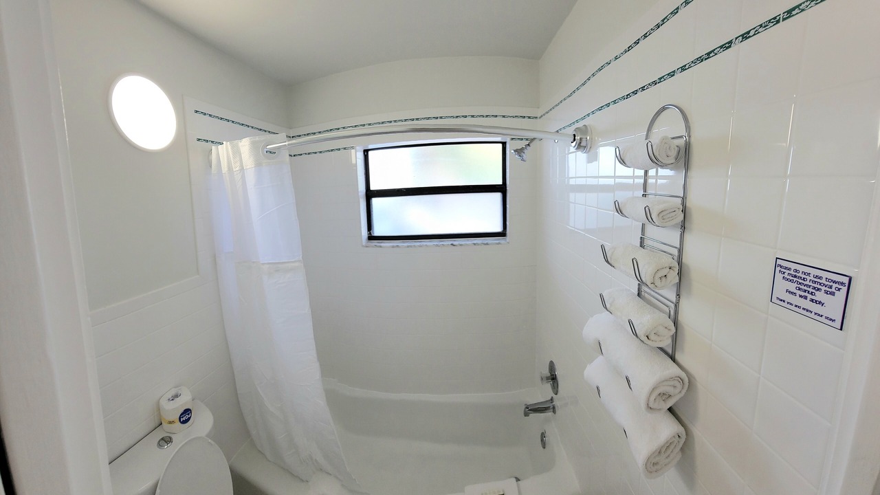 Photo of Bathroom in Treasure Island