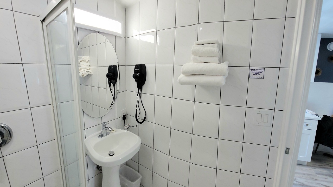 Photo of Bathroom in Treasure Island