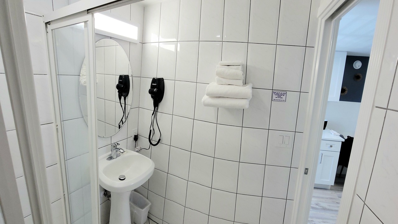 Photo of Bathroom in Treasure Island