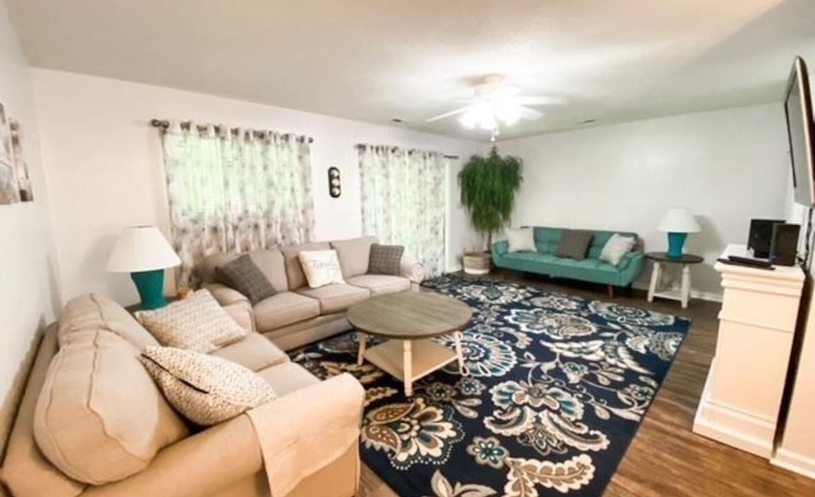 Photo of Livingroom in Little River