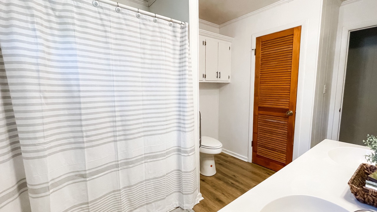 Photo of Bathroom in Ash