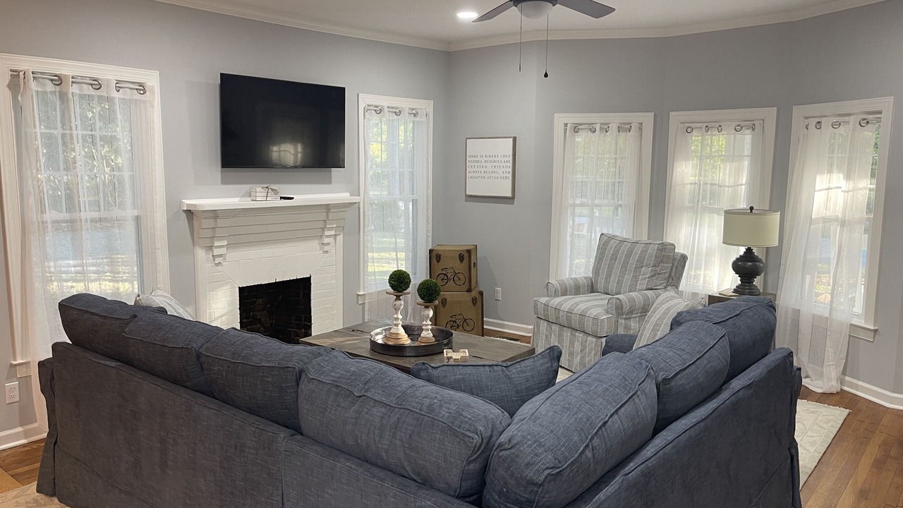 Photo of Livingroom in Downtown